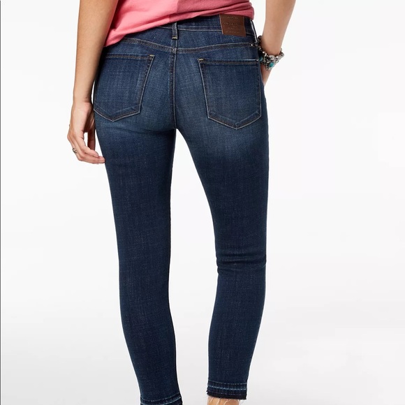 Lucky Brand Ava Skinny Jean with Released Hem - Picture 2 of 14